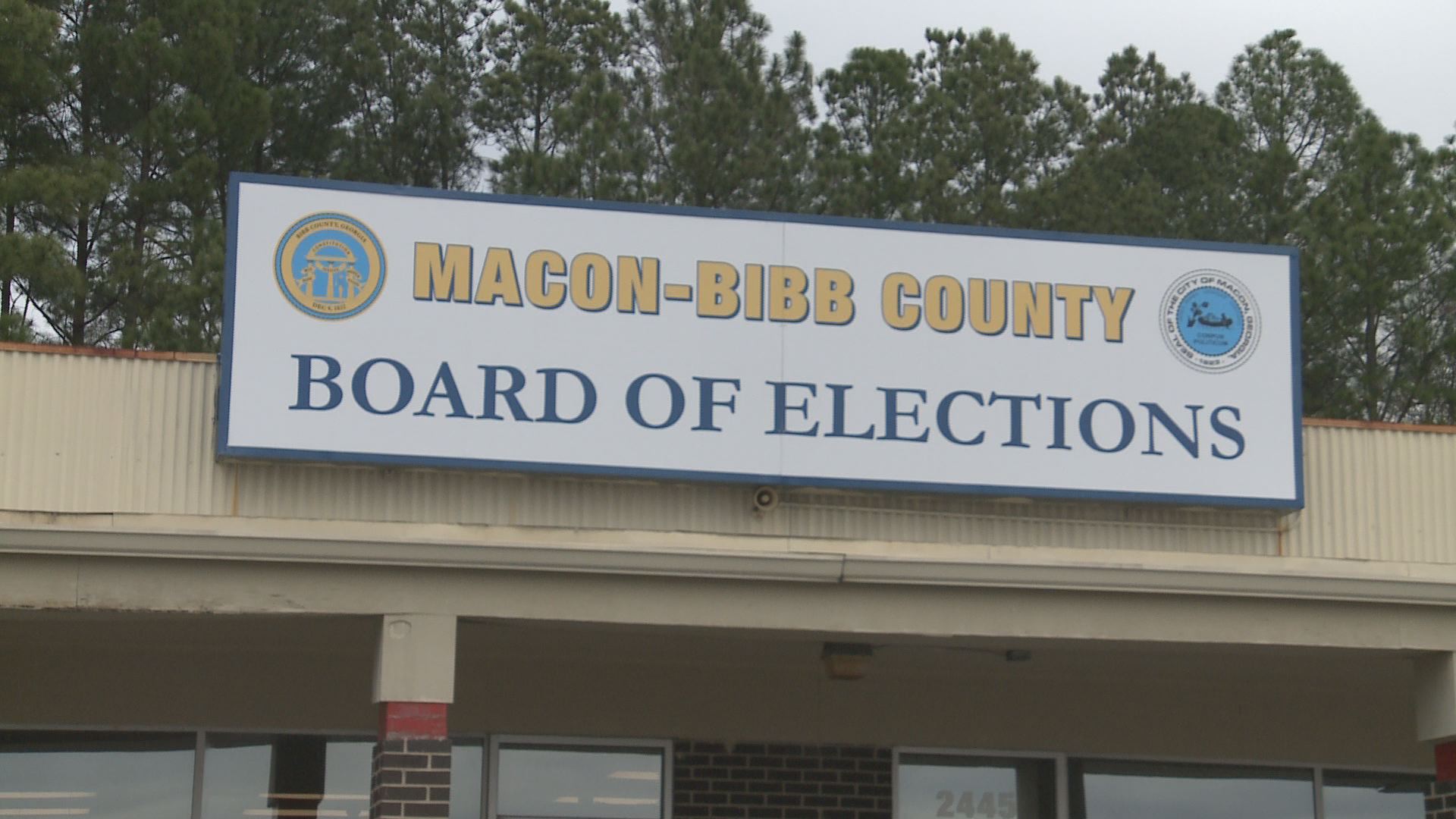 96 Macon-Bibb Voters Brave Cold To Vote Early | 13wmaz.com