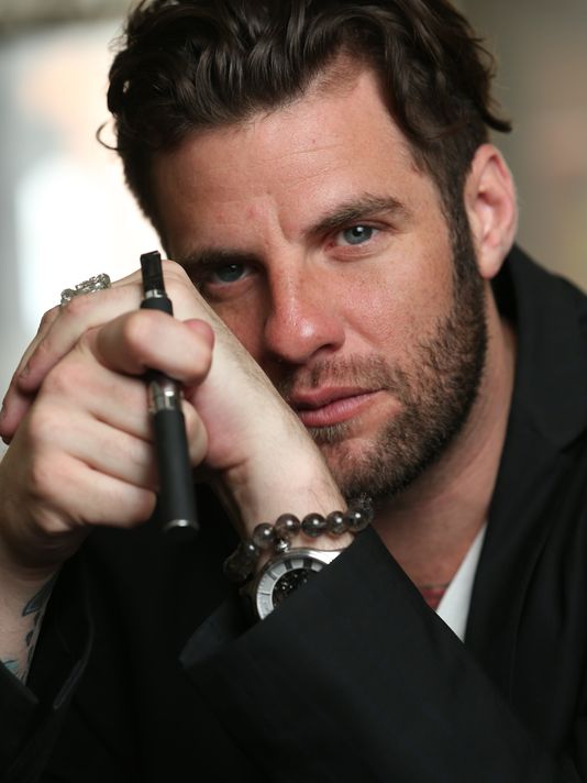 drag x vape How Juul used celebs, influencers to hook teens on vaping main image 1