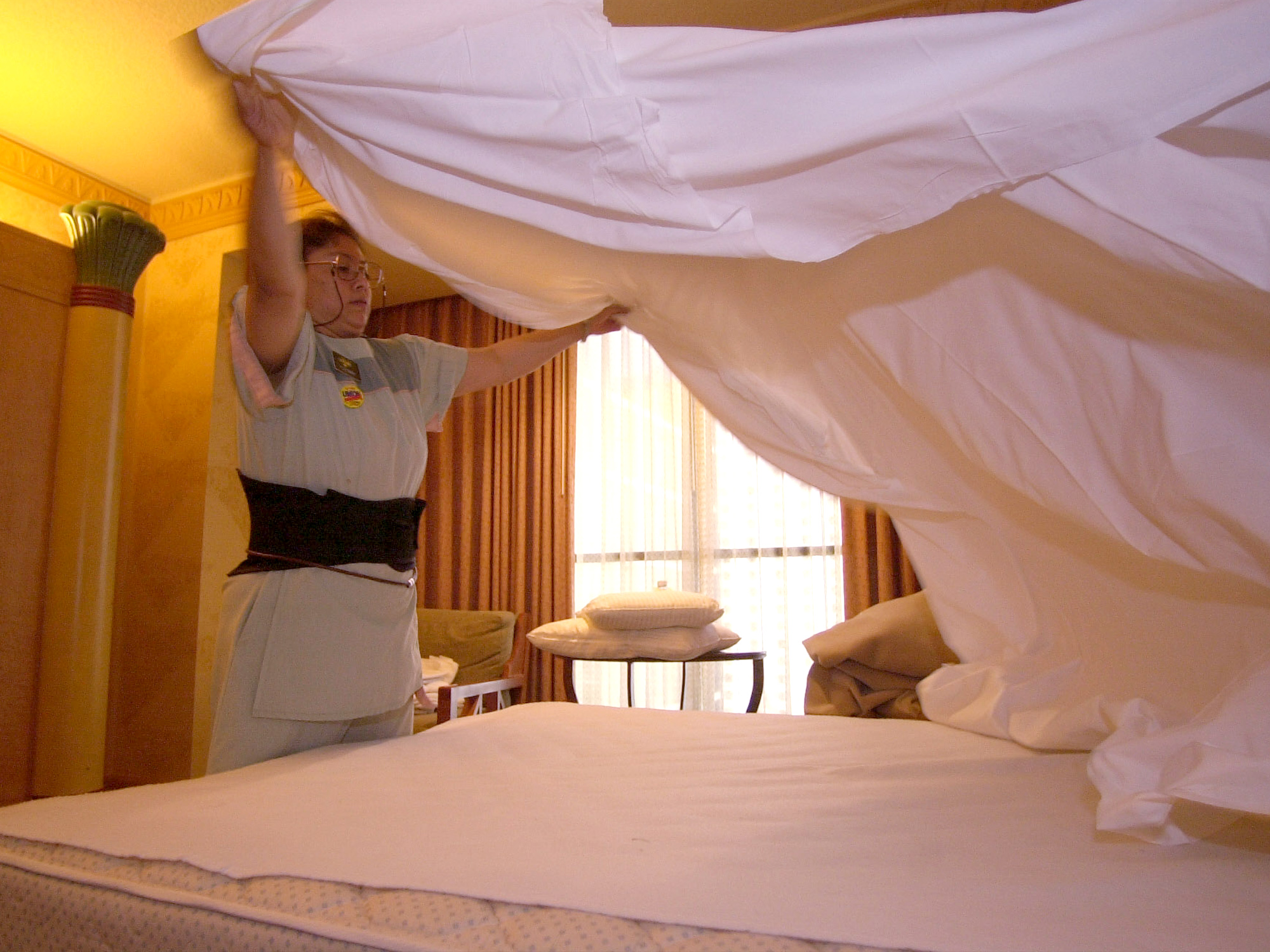 5 reasons to wash your sheets every week