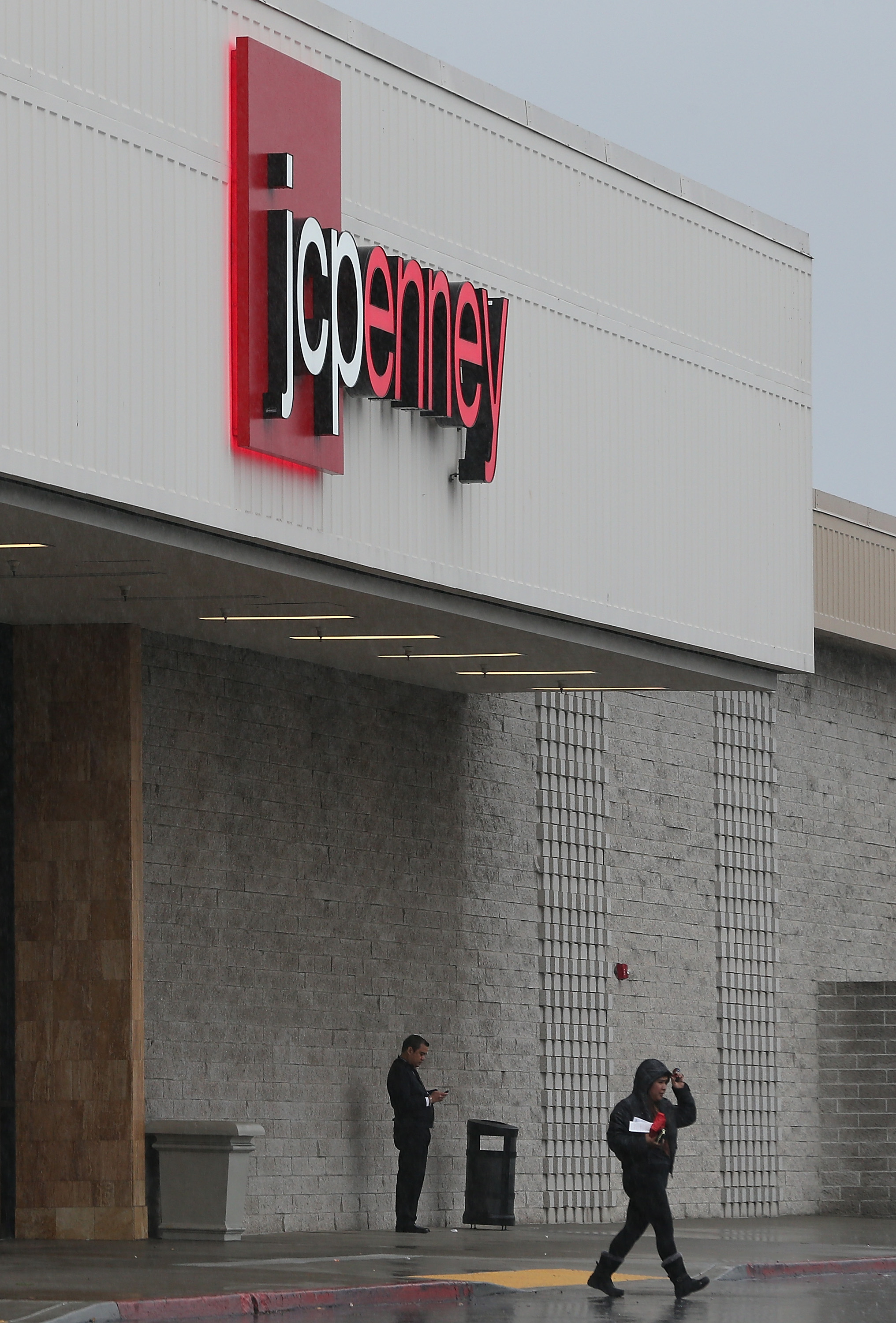 Macys, JC Penneys Announce Store Closings, Layoffs | 13wmaz.com
