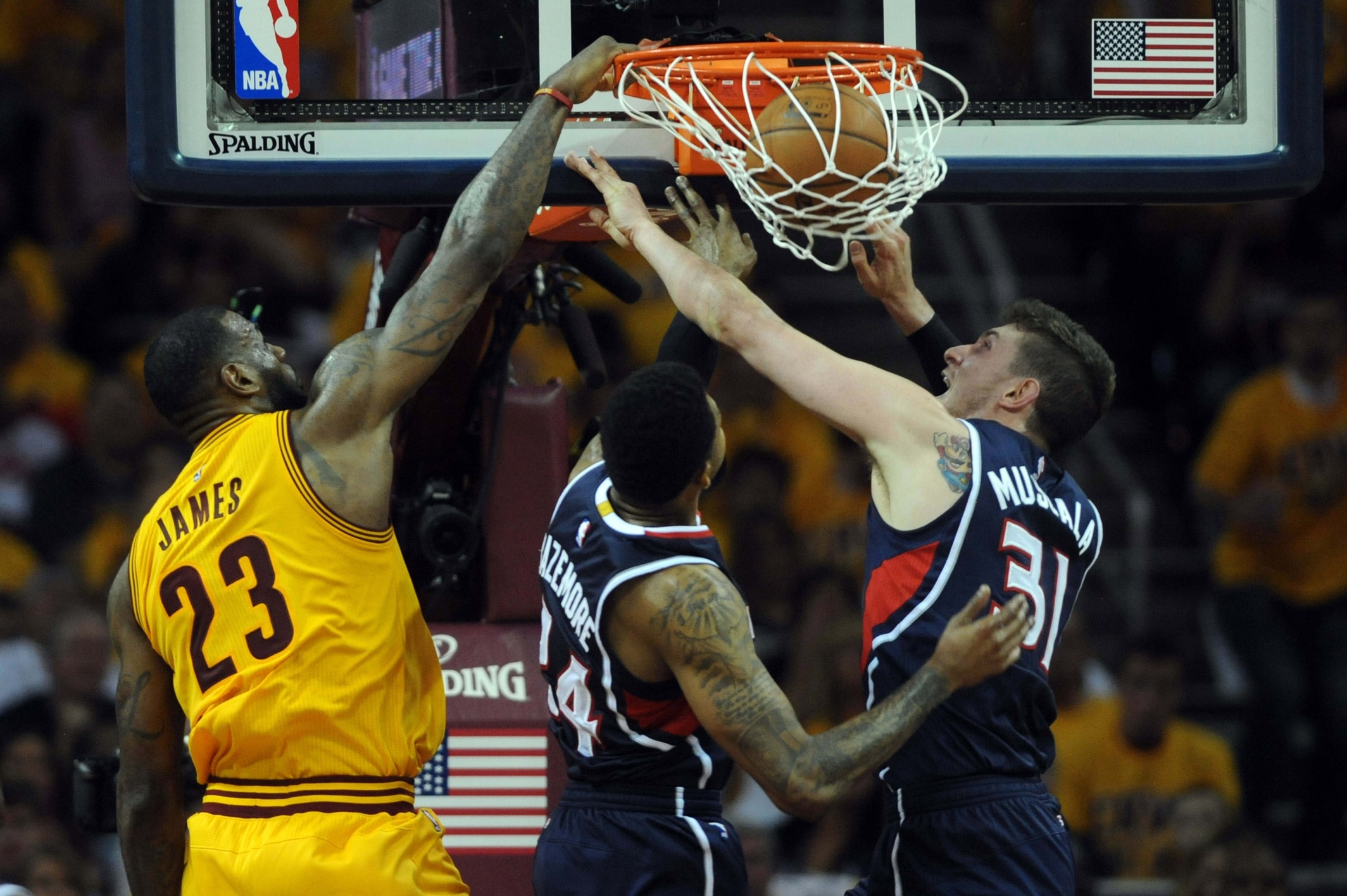 LeBron steps up again as Cavs beat Hawks | 13wmaz.com, image size:2128x1416