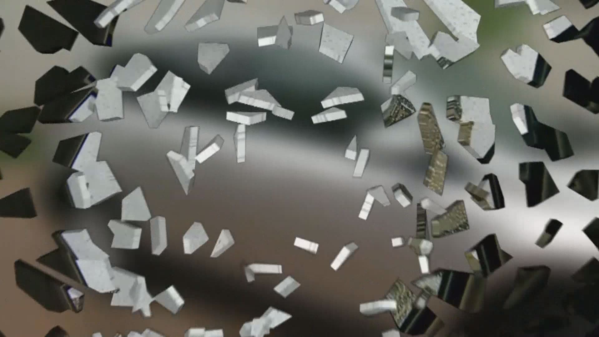 Spontaneous sunroof breakage a real danger