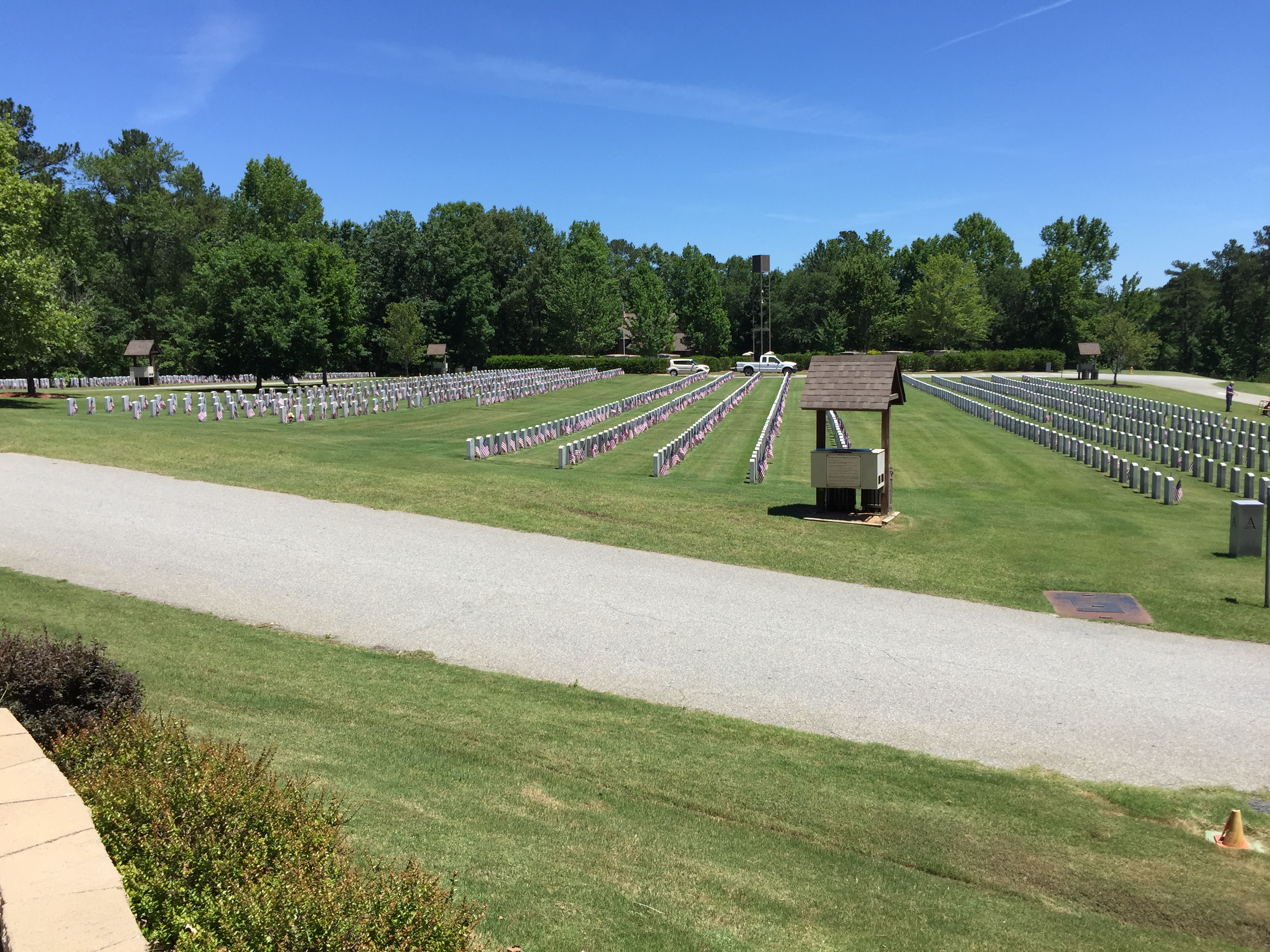 Veterans Memorial Cemetery prepares for Memorial Day | 13wmaz.com