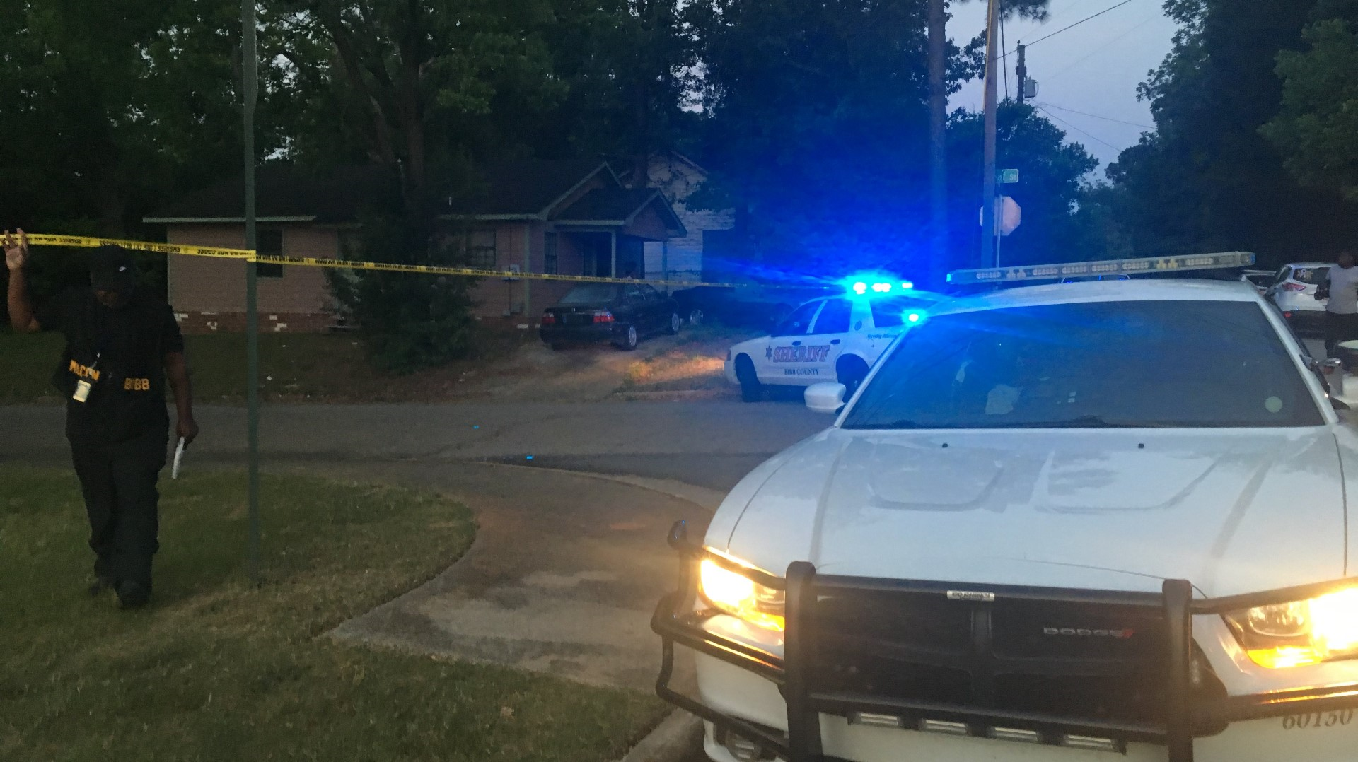 1 dead, 1 hospitalized after shooting in east Macon | khou.com