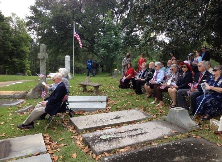 Riverside Cemetery honors veterans who died last year | 13wmaz.com