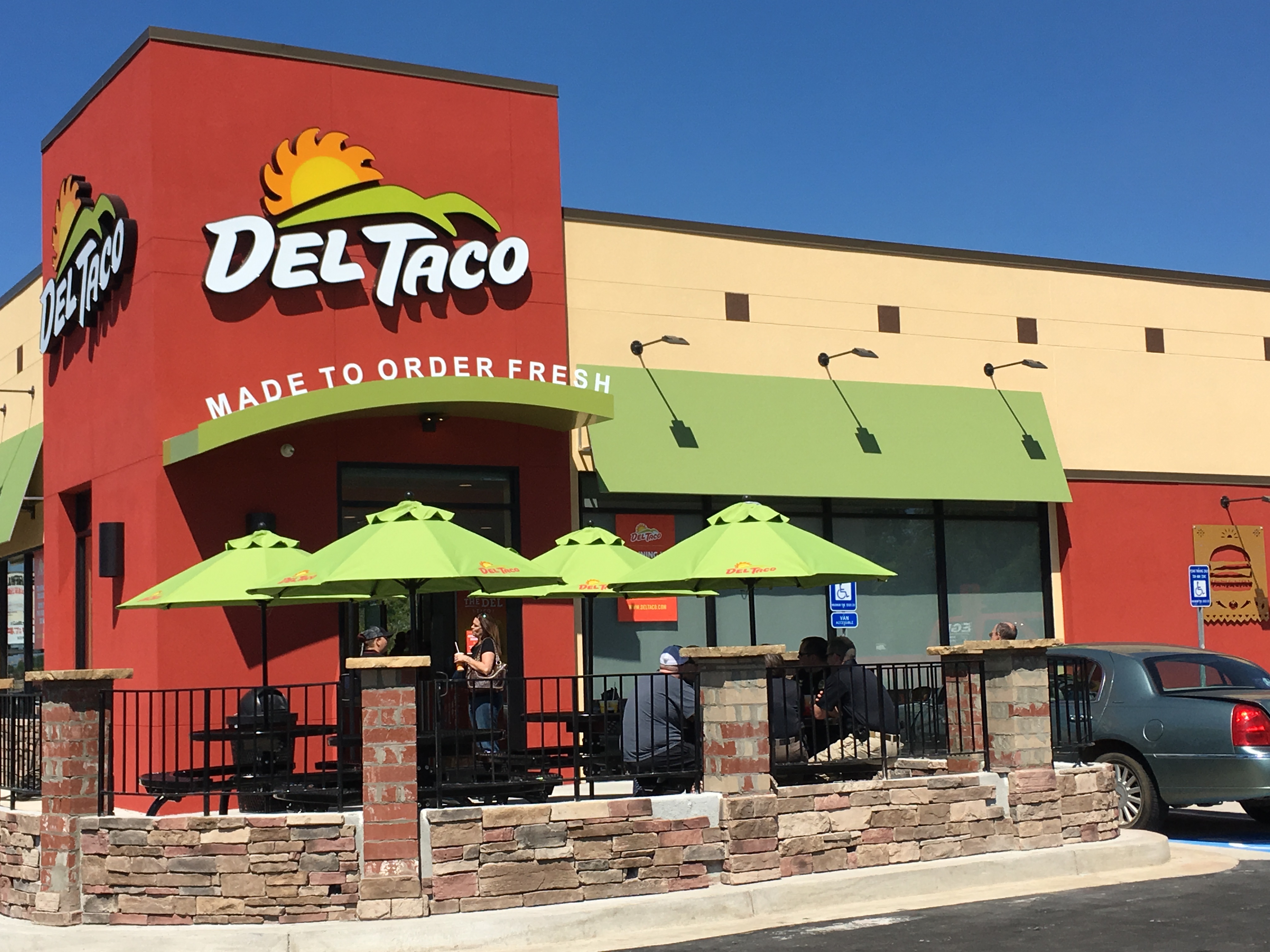 Del Taco opening midnight Tuesday in Centerville | 13wmaz.com